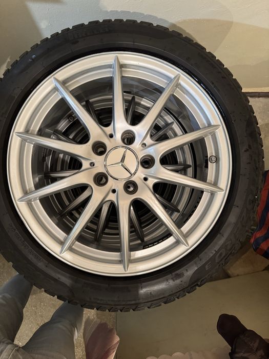 Set 4 roți iarnă OEM Mercedes (5x112 6,5Jx17 ET49; Pirelli 205/50 R17)