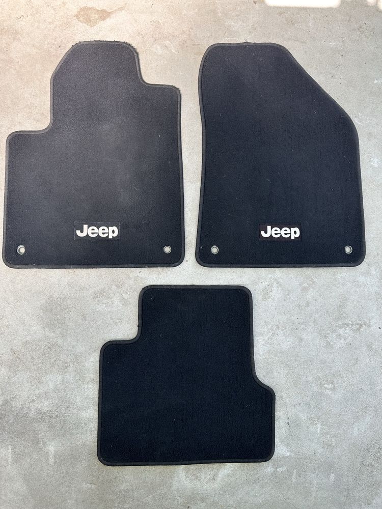 Jeep Cherokee KL 2015 ваничка за багажник
