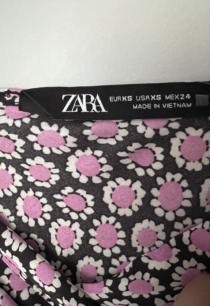 Сатенена рокля Zara XS