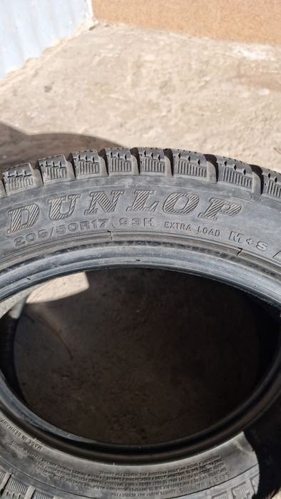 DUNLOP 205/50 R17 M+S