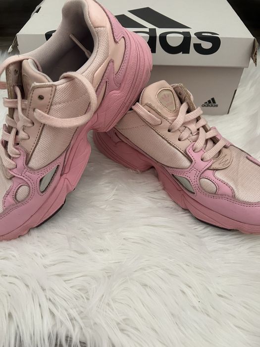 Розови маратонки adidas