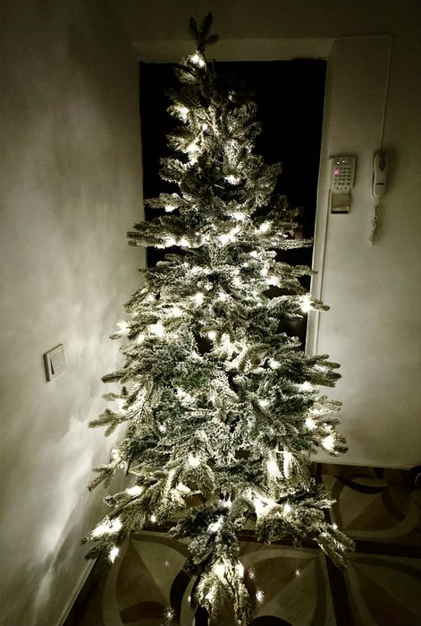 Vând brad artificial