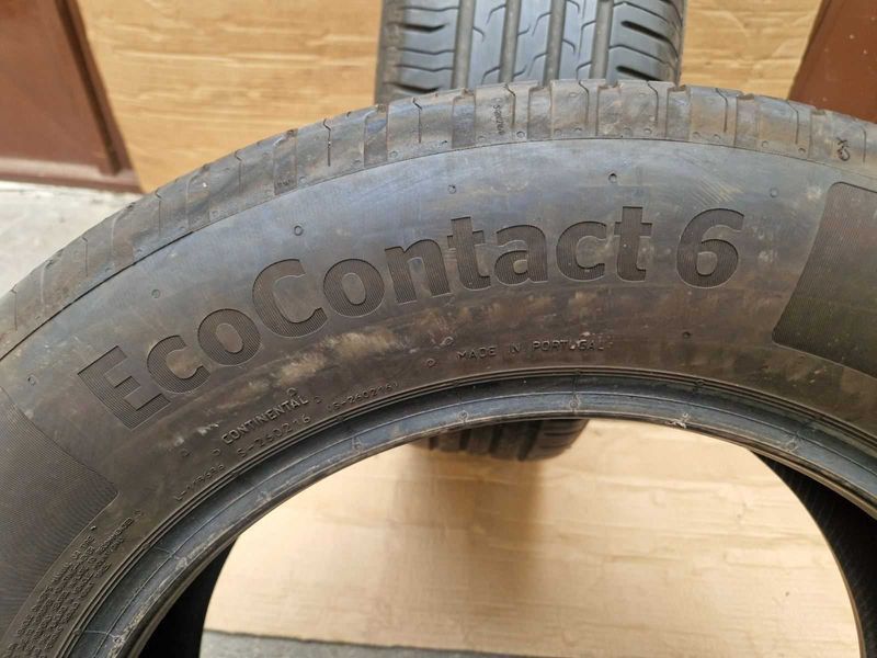 2 Continental R17 215/65
летни гуми 
DOT2022