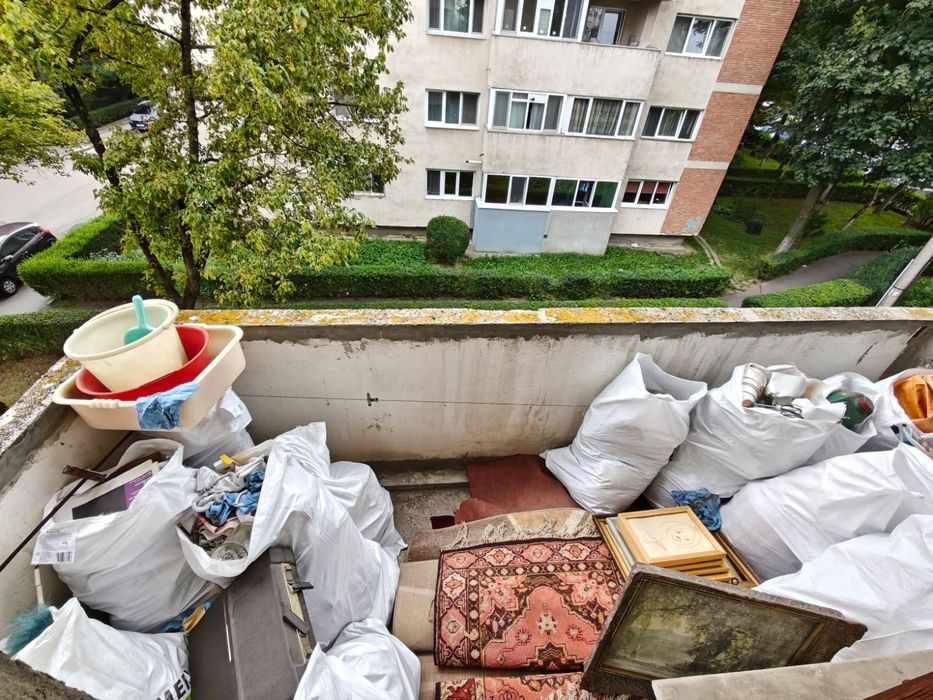 Debarasări moloz mobilier vechi,poduri,beciuri