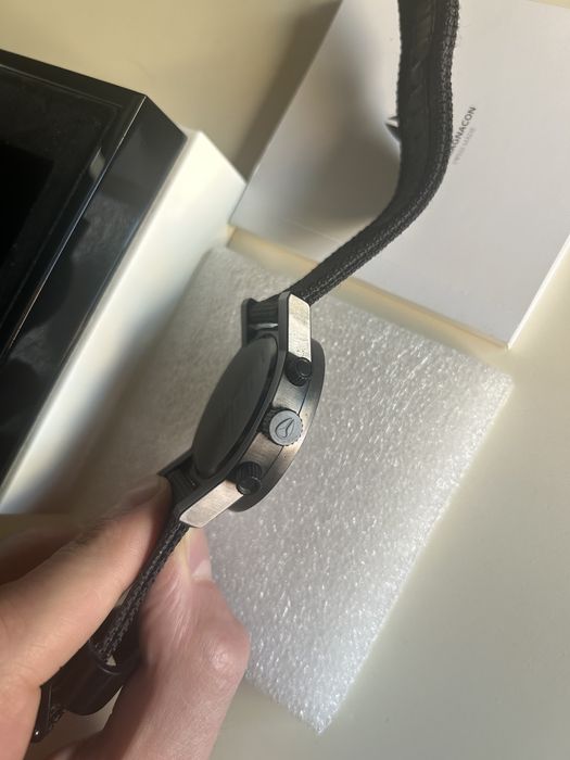 Часовник Nixon Magnacon 2 minutes to midnight