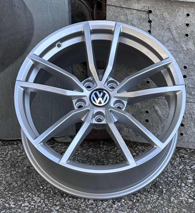 Джанти за Фолкваген Volkswagen 17 “ цола 5х112 чисто нови Golf Passat