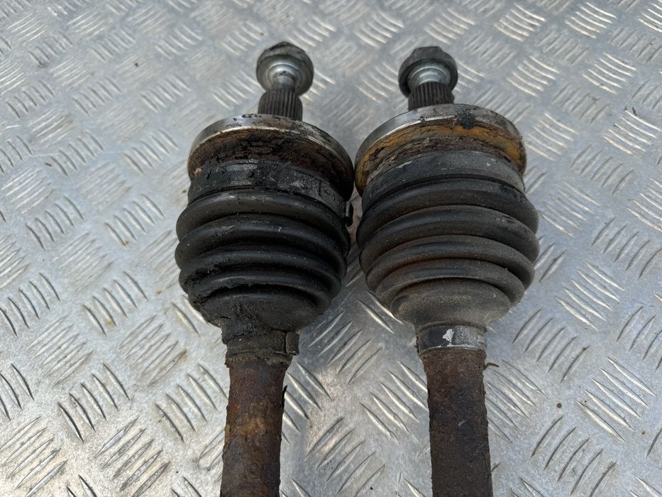 Предна полуоска лява и дясна за Mercedes E класа W211 4matic