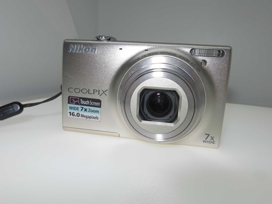 Nikon Coolpix S6150 компактен цифров фотоапарат тъч скрин мини камера