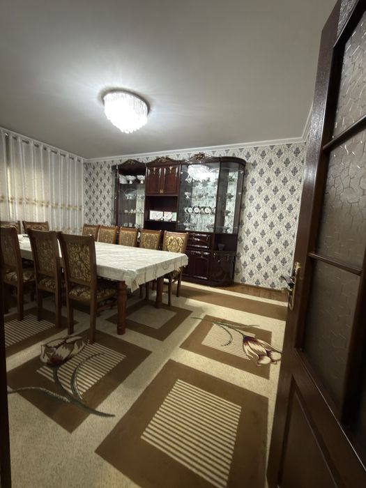 Продаю свою квартиру 4/1/9. Юнусабад 4кв, 74 дом.