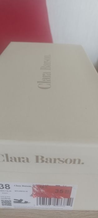 Нови сини сандали с етикет 38 номер.30 лв