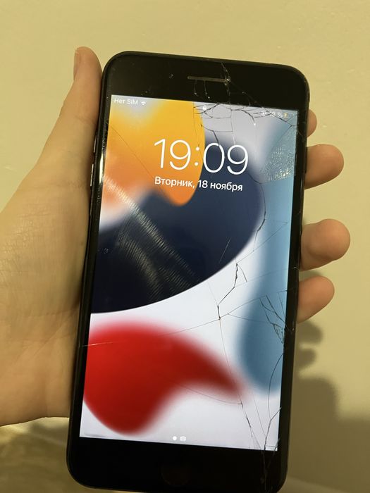 Продаеться айфон 7+