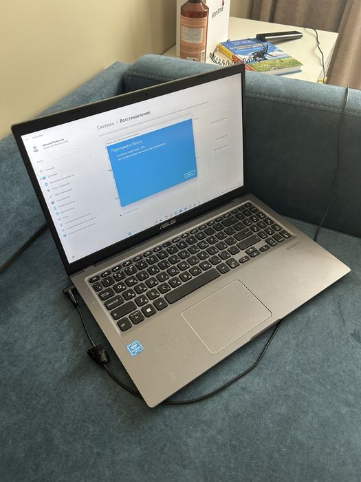 Ноутбук asus X515MA 2021 года