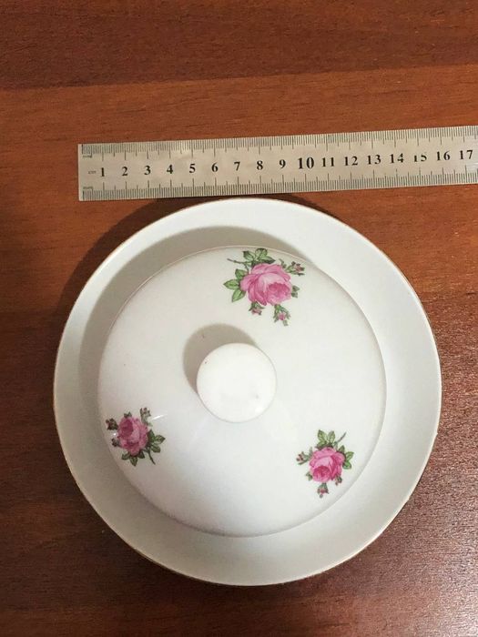 Маслёнки от сервизов.