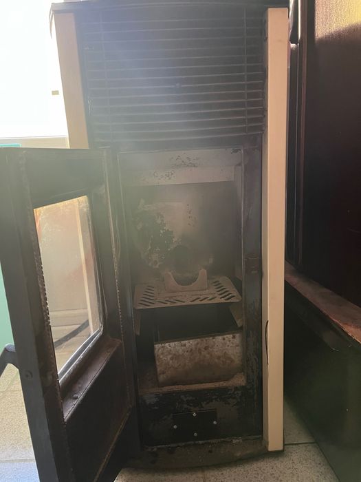 Печка на пелети,използвана два сезона.