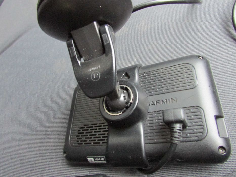 Навигация Garmin nüvi 40