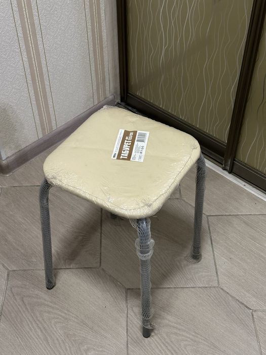 Новые стильные табуретки в упаковке – 2 шт., практичные. Срочно!