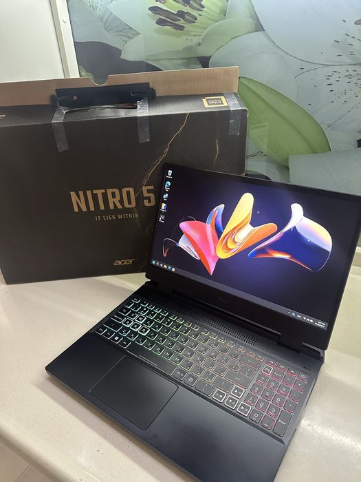 Acer Nitro геймърски лаптоп