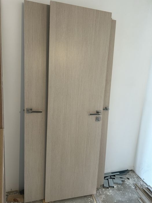 Продам межкомнатные двери, срочно