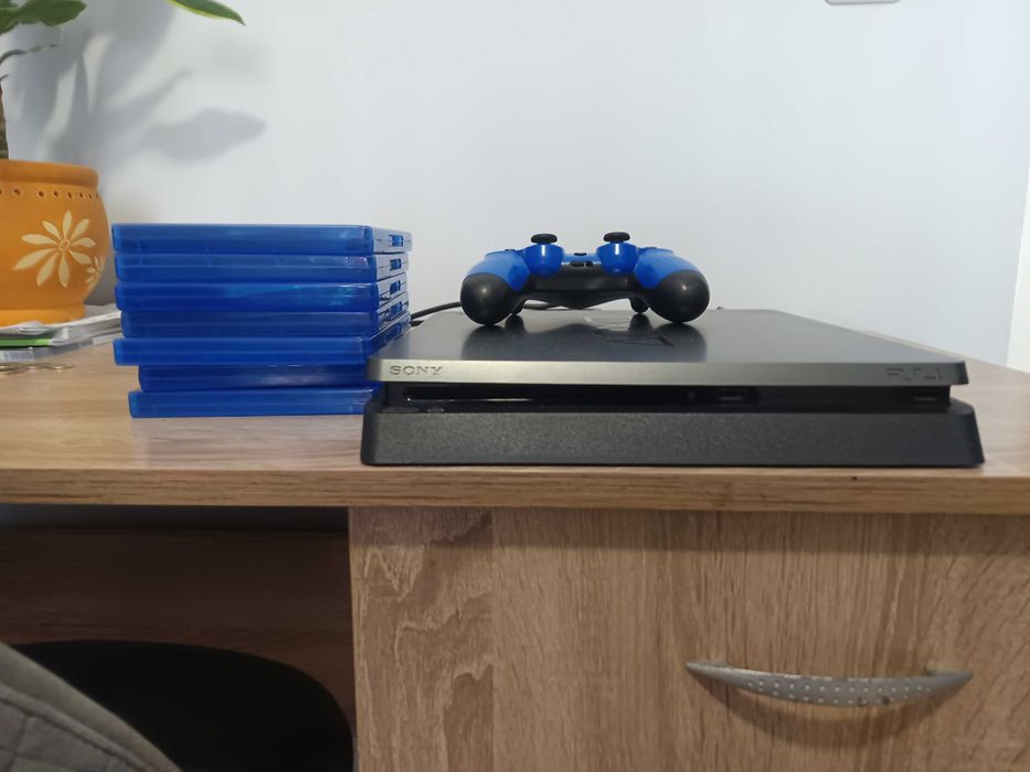 Playstation 4 slim limited edition 1tb