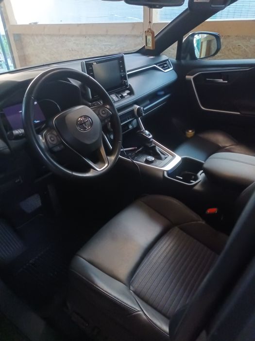 Vând Toyota Rav 4Hibrid