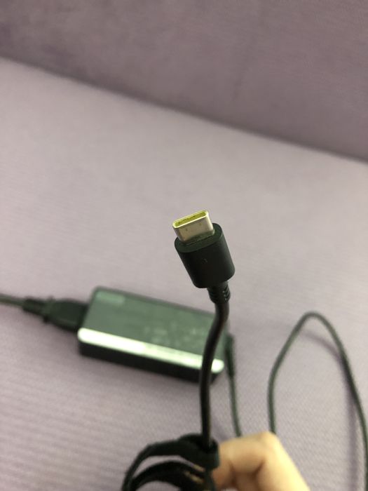 Продается зарядное устройство для Lenovo
