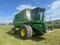 John Deere 9780 CTS Hillmaster Combina de recoltat, inclus header paioase si carucior de transport