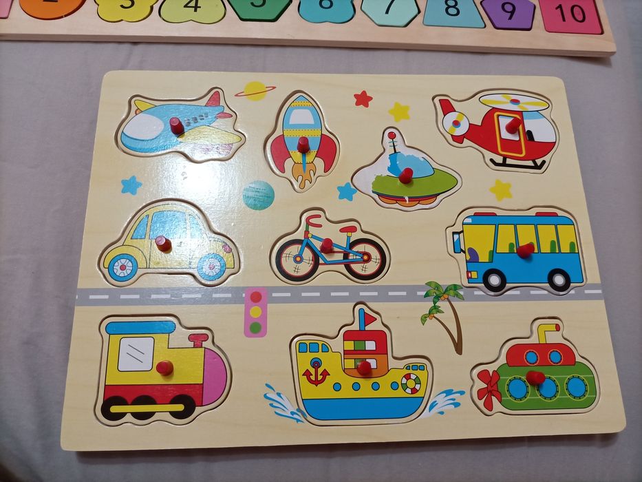 Дървени пъзели+дървена ябълка с магнитни червейчета