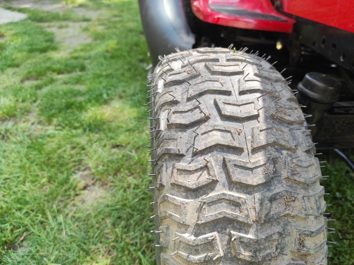 Vand tractoras de tuns iarba Partner