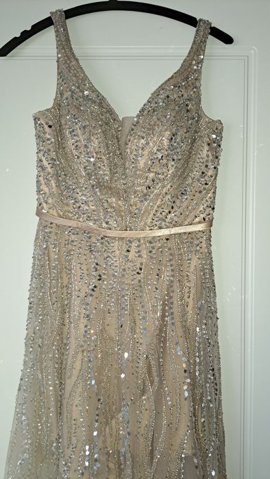 Официална  рокля