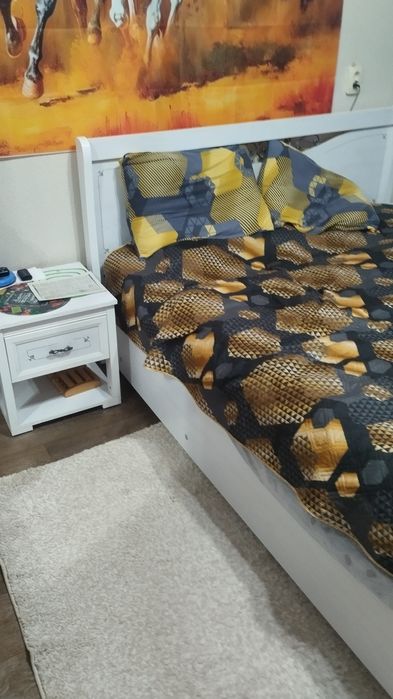 Продам спальный гарнитур.