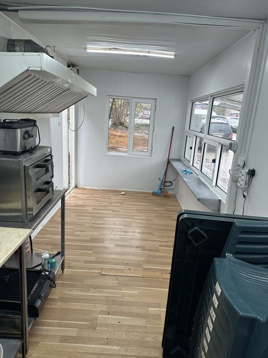 Продавам  контейнер за храна и други дейности