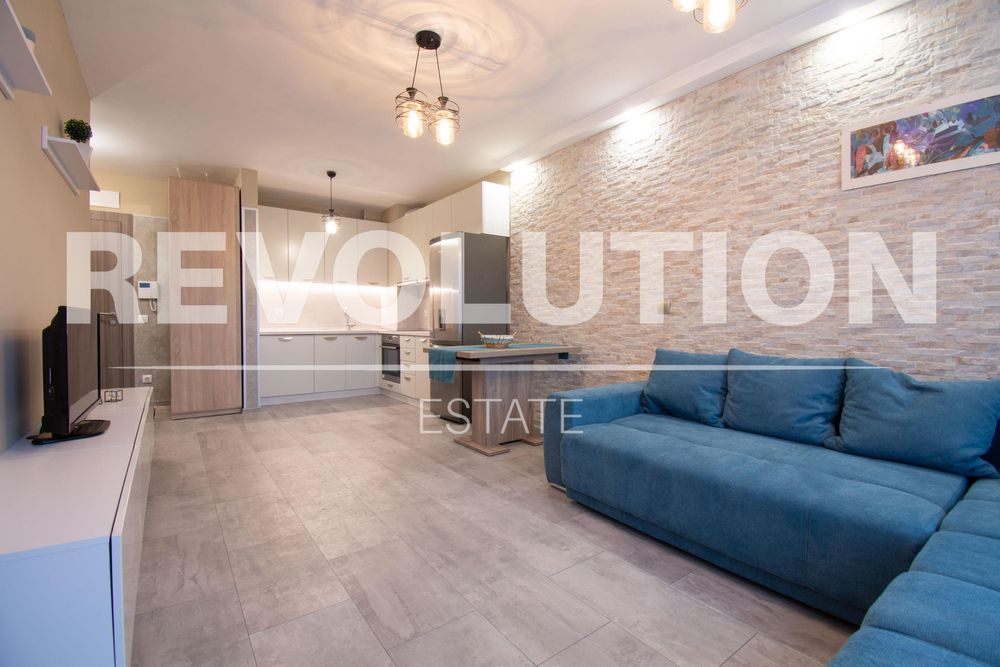 Дава се под наем Двустаен апартамент в София, Банишора - 56 кв.м за 563 € - Снимка #1