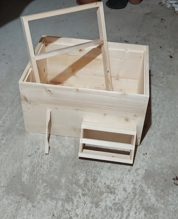 Lazi albine/stup orizontale 18 rame cu hranitor/uluc 4l