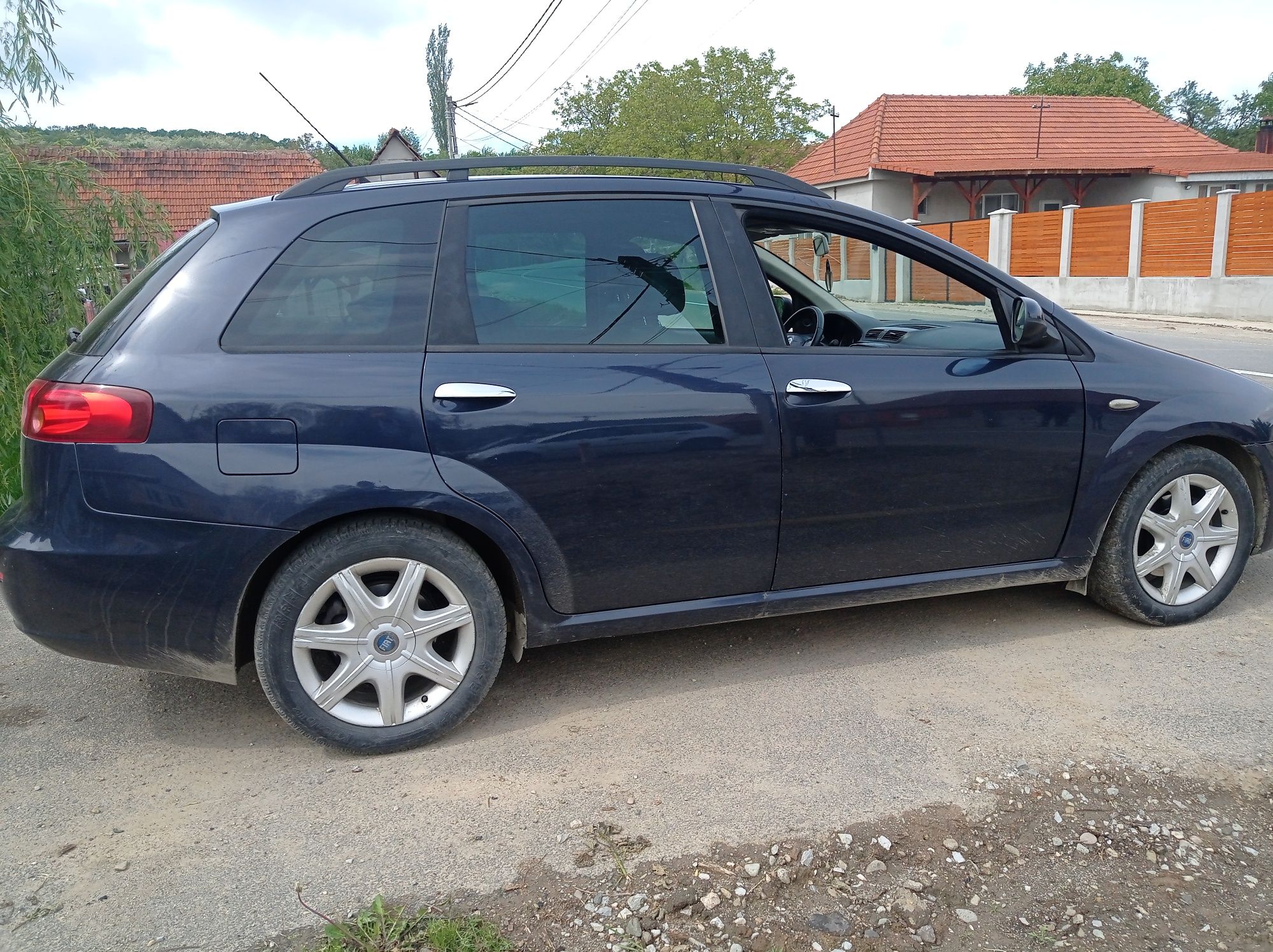 Vând fiat croma 1.9