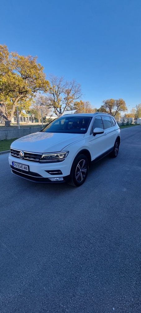 VW tiguan 2.0 190кс. Бензин 2018г. 98000 км.