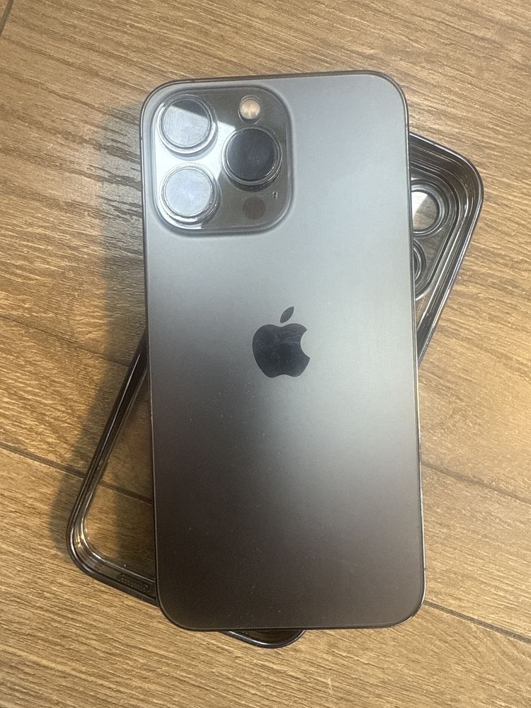 Iphone 13 pro 128gb перфектен!