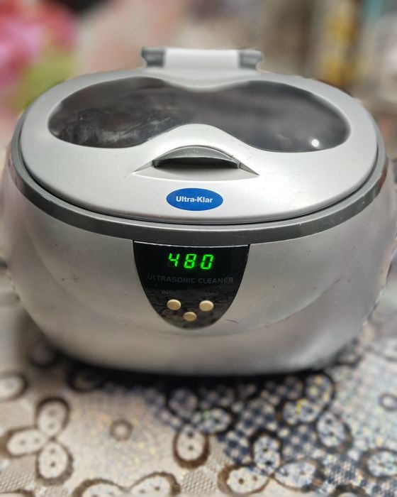 Aparat de curățat cu ultrasunete
