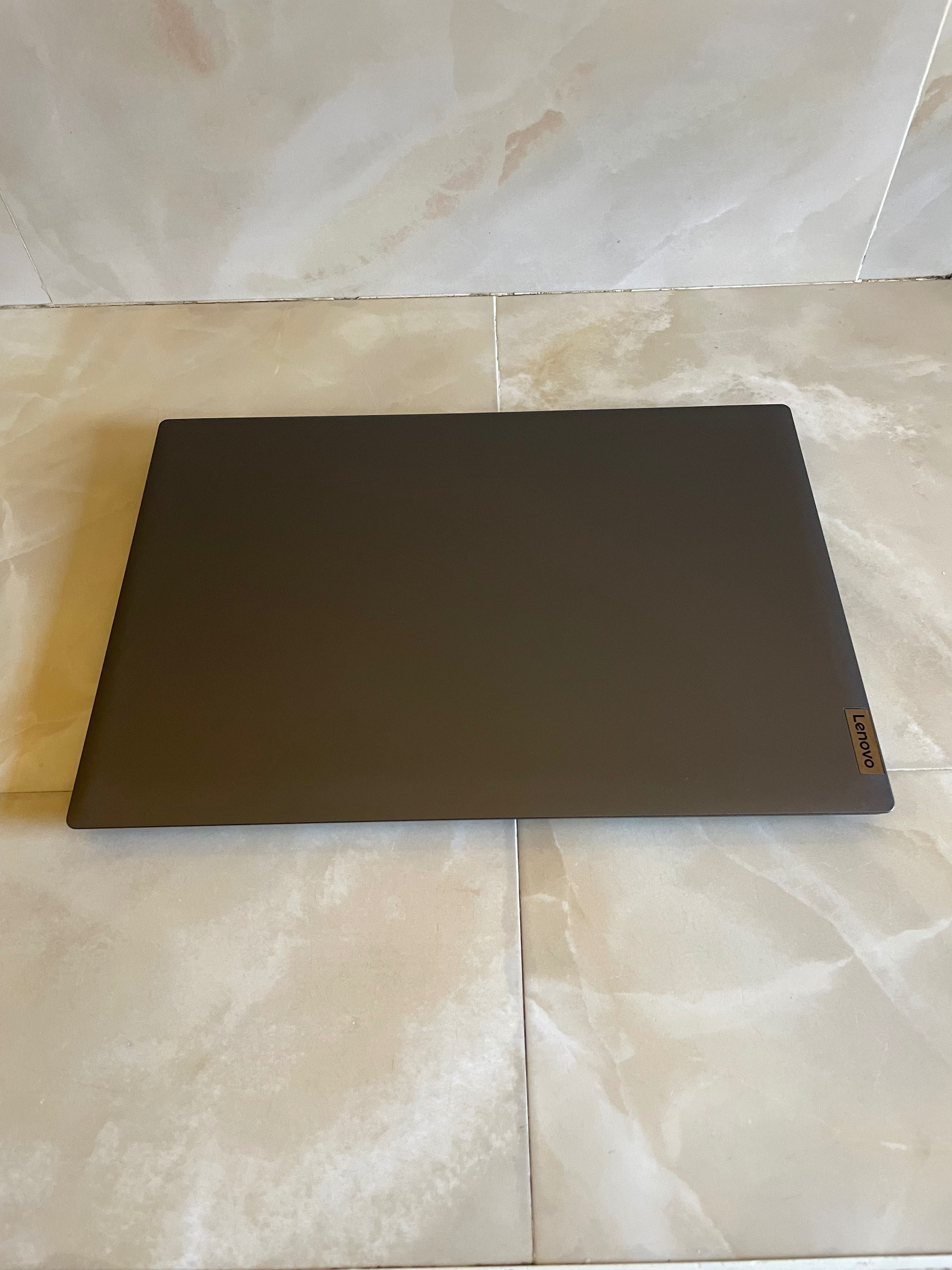 Lenovo V17 i5 10. Gen 512gb SSD 17”