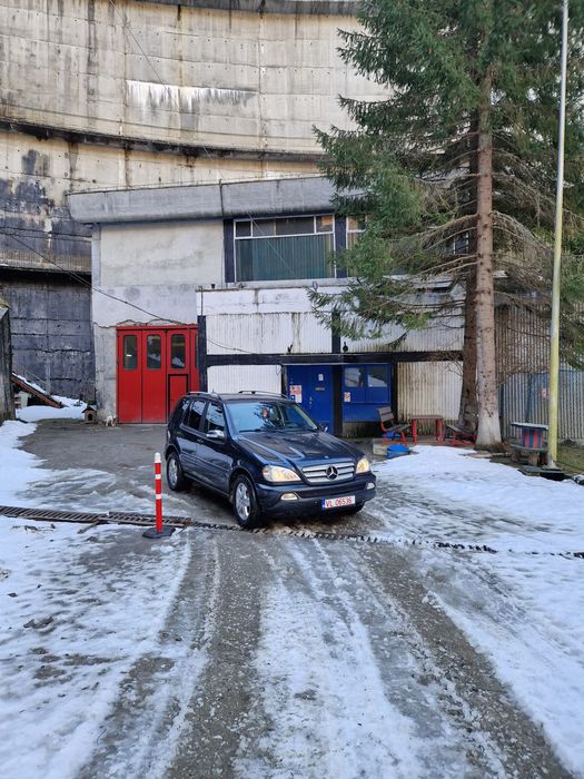 Mercedes-Benz ML Autoutilitara