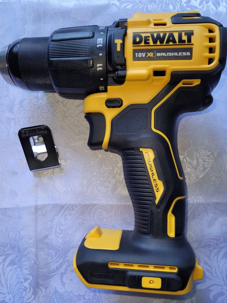 DCD709/18V DeWalt masina de gaurit cu percutie si insurubat