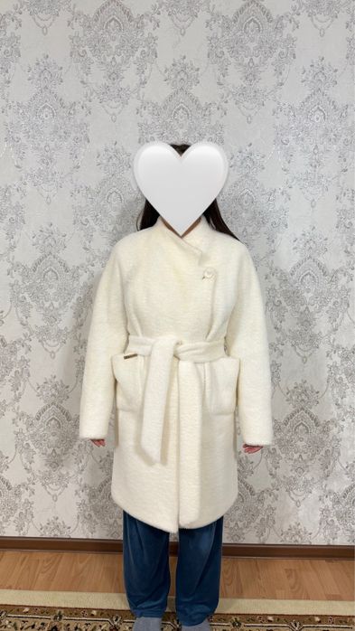 Пальто тедди женское, белое — в отличном состоянии