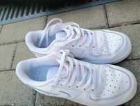 Adidasi marimea 33,5-34 unisex