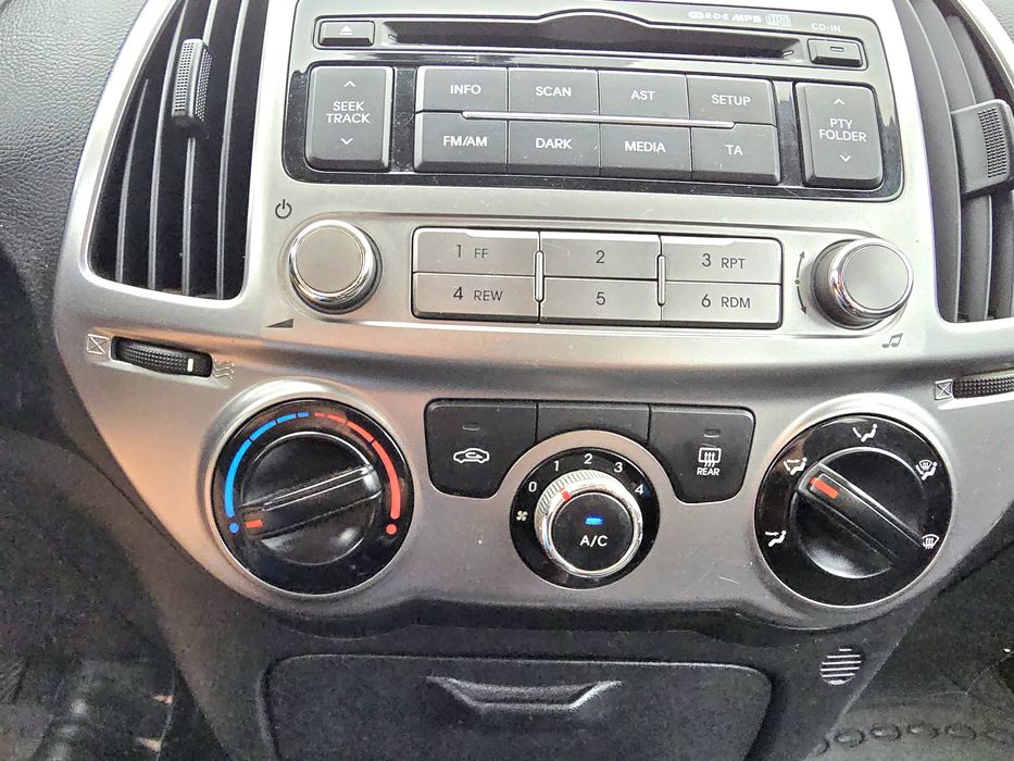 Продавам Hyndai i20 FACE LIFT