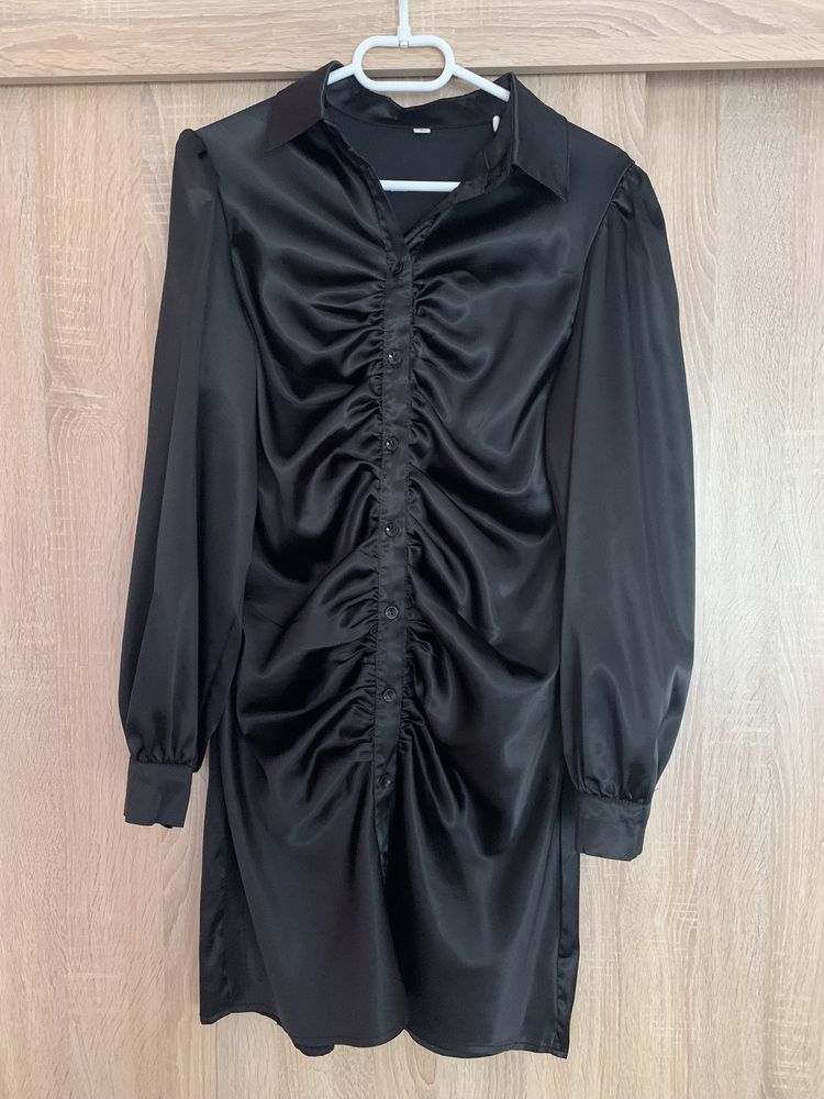 Официална черна сатенена рокля
