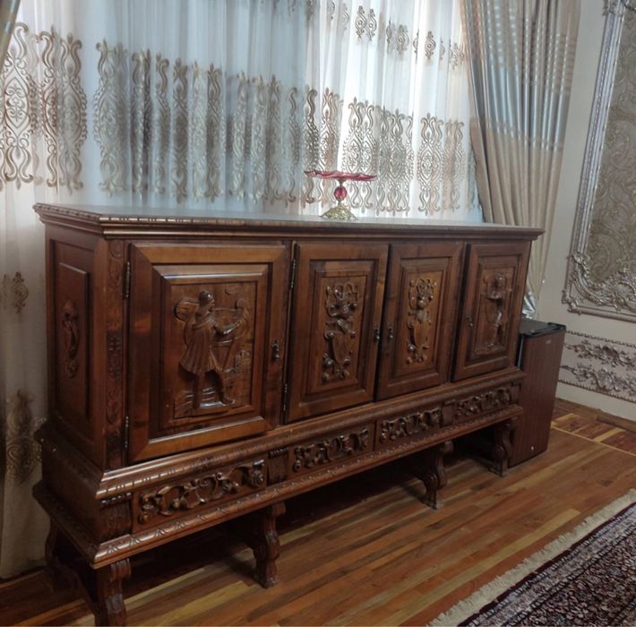 Антикварная мебель для гостинной