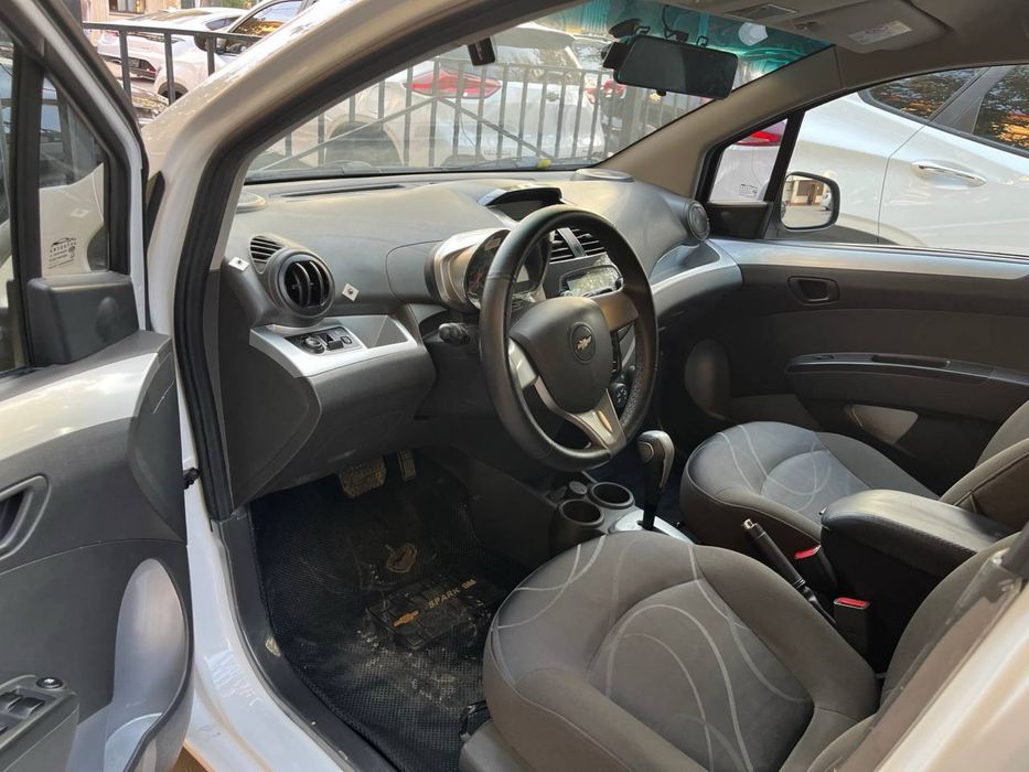 Spark AT 2020 yil 1300$ ming bilan 3 300 sum oylik