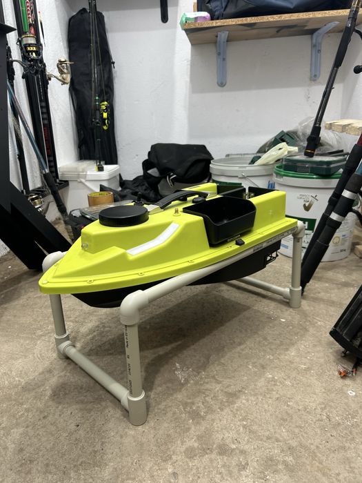 Стойки за лодки за захранка