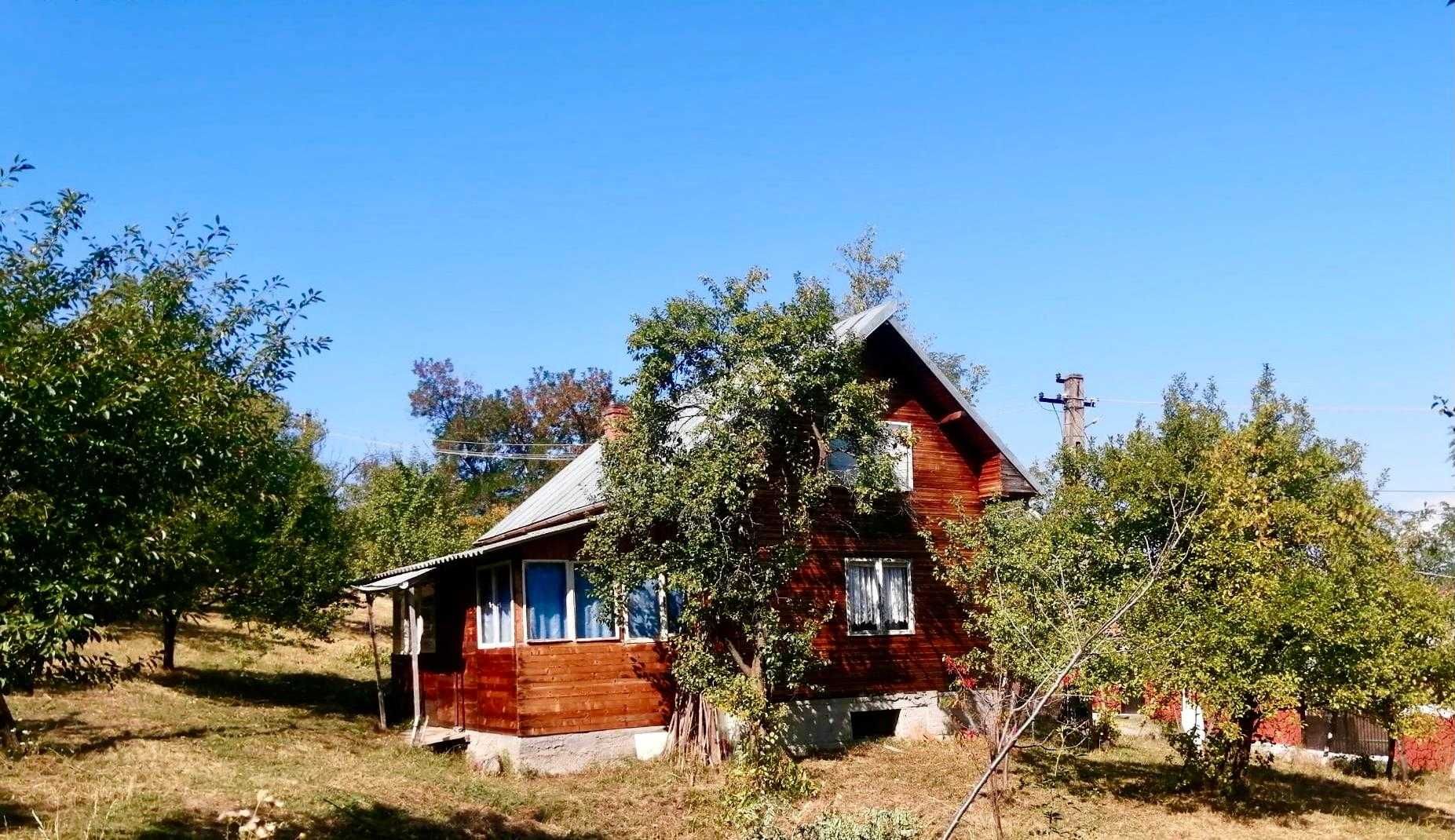 TEREN INTRAVILAN 6000m2 + CABANA in Com. Runcu, Jud. Valcea