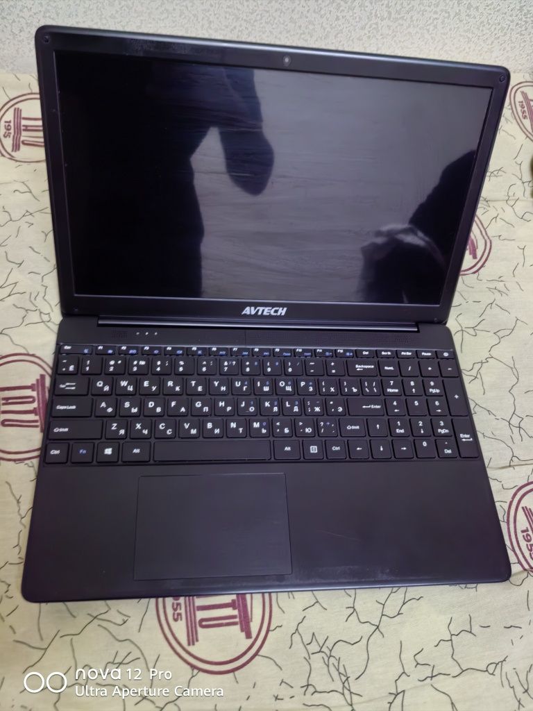 Avtech notebook i3, RAM 8 Gb