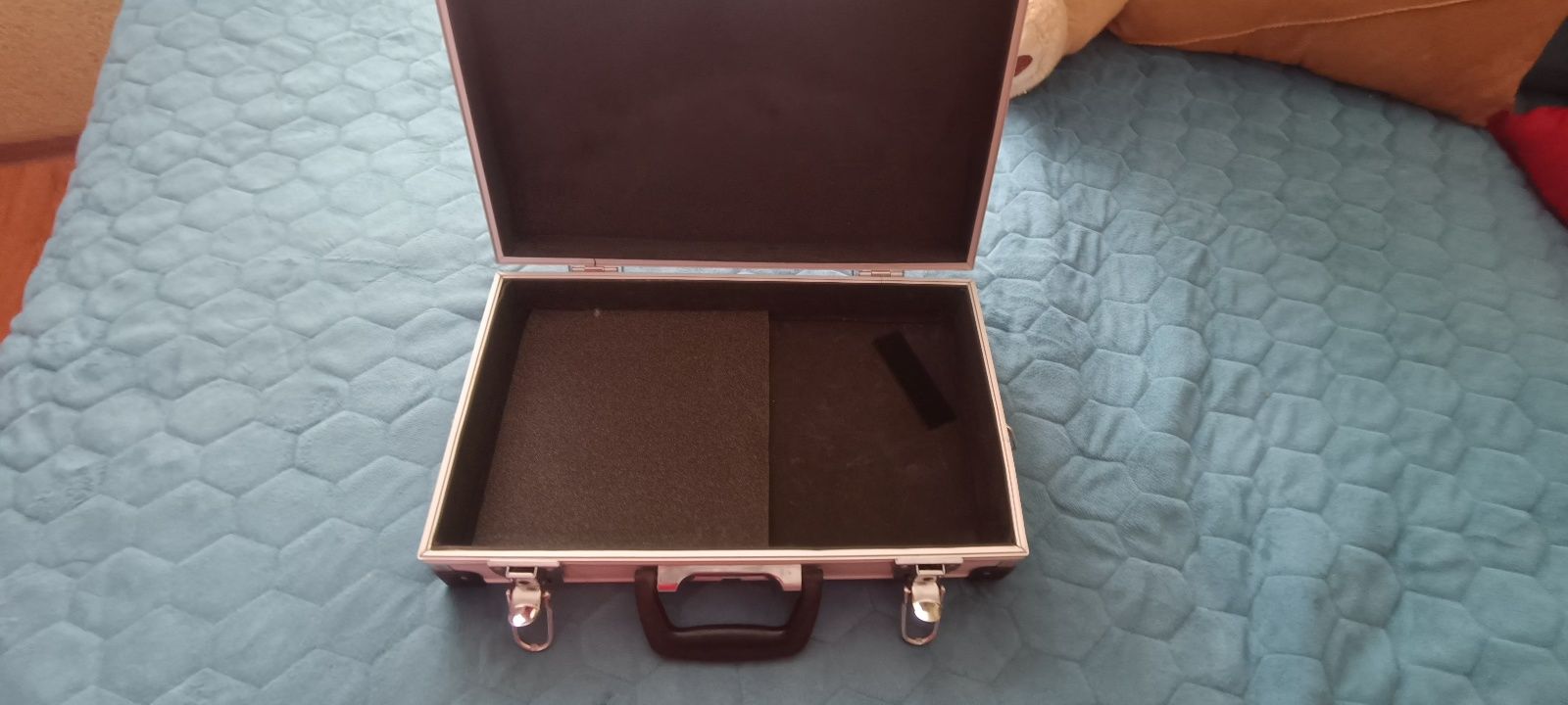 Cutie aluminiu (flycase)